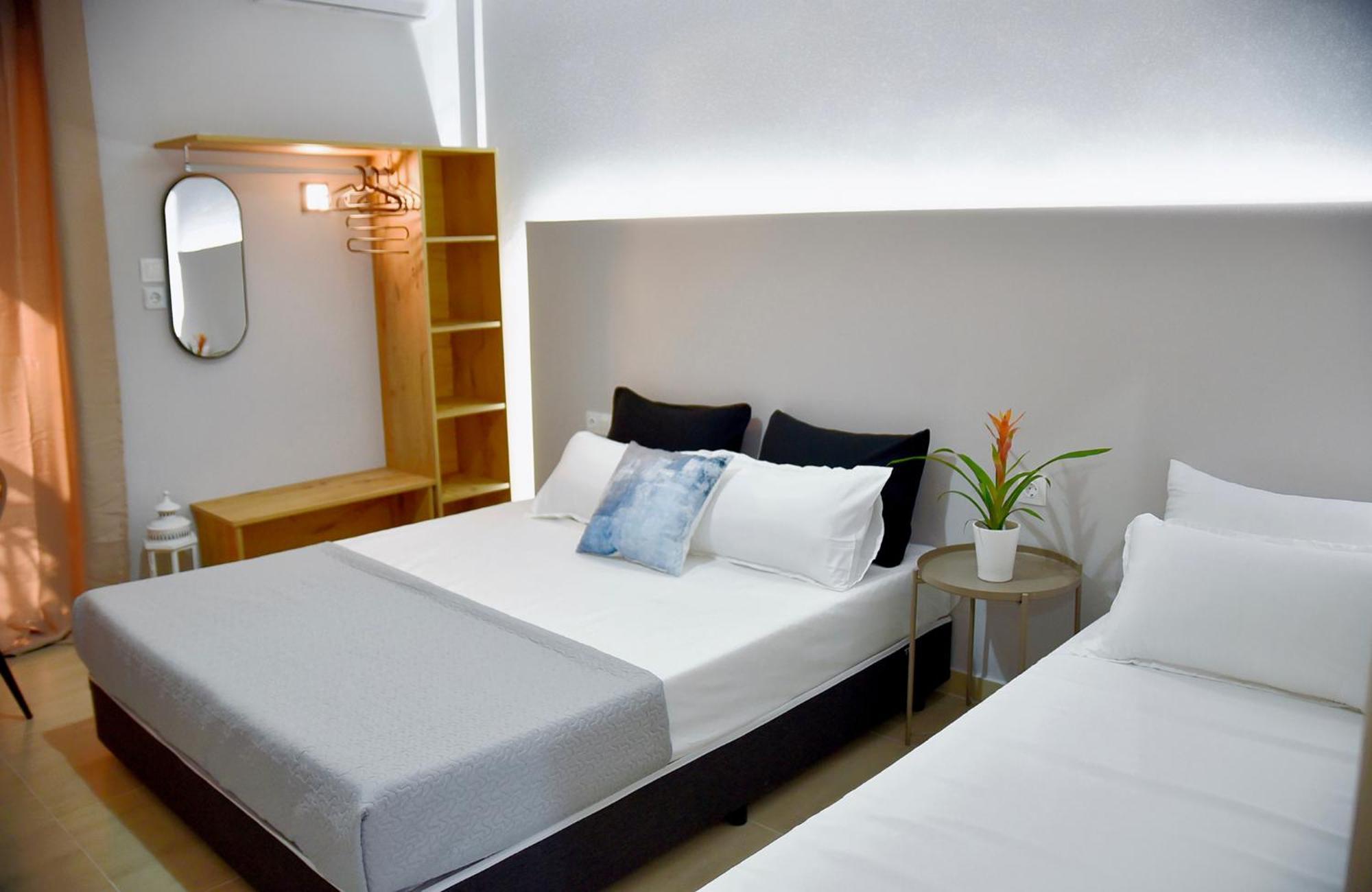 Room Nine 9 Beachfront Apartments Nea Kallikrateia Exterior photo