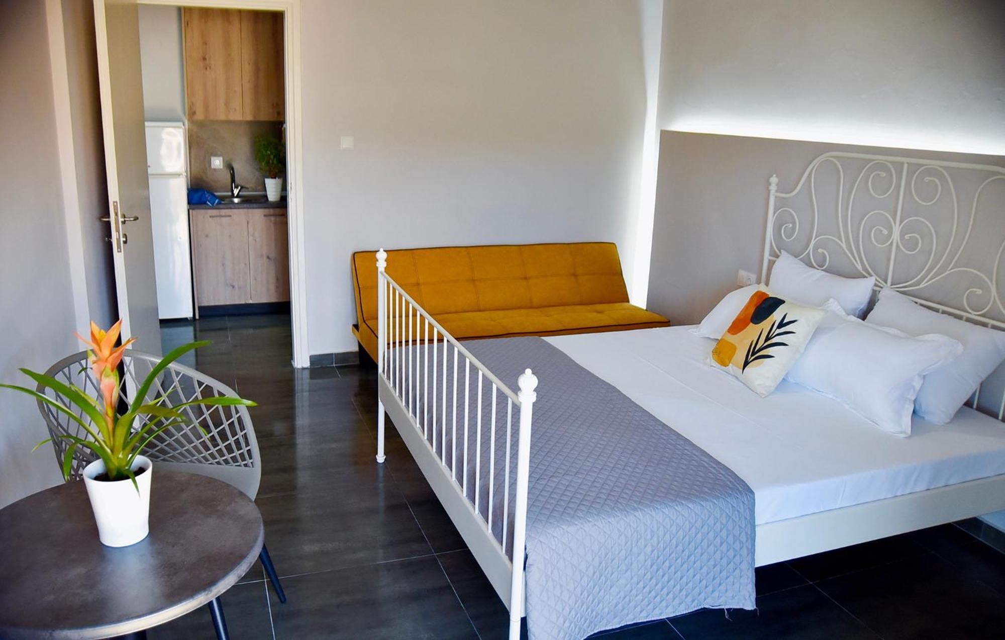 Room Nine 9 Beachfront Apartments Nea Kallikrateia Exterior photo